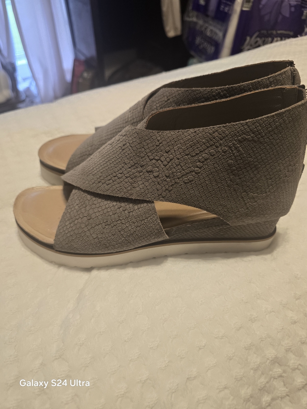 Crossover Open-Toe Wedge Sandals - Taupe
